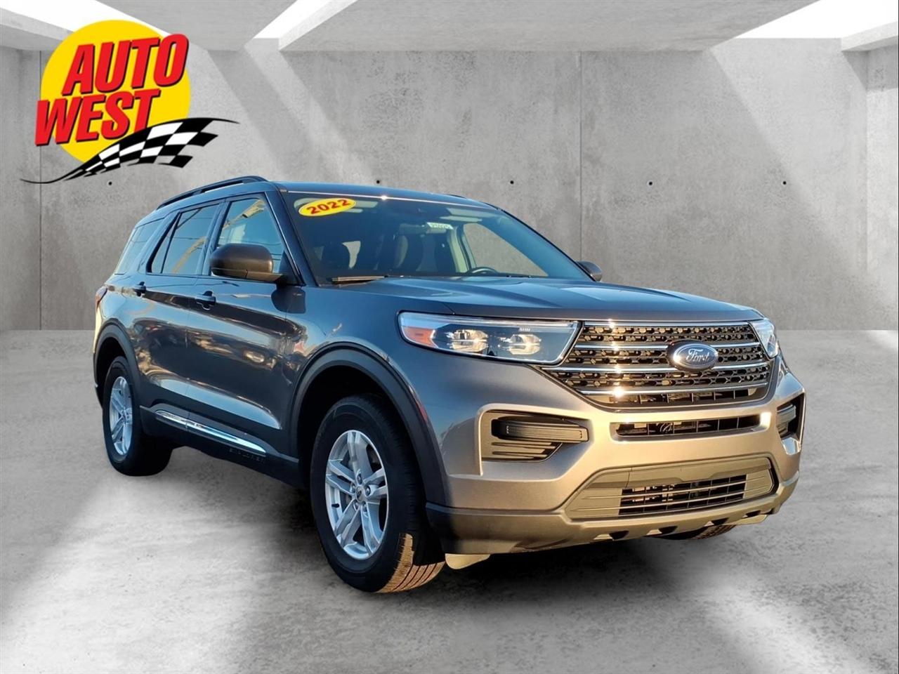 View vehicle photo 4