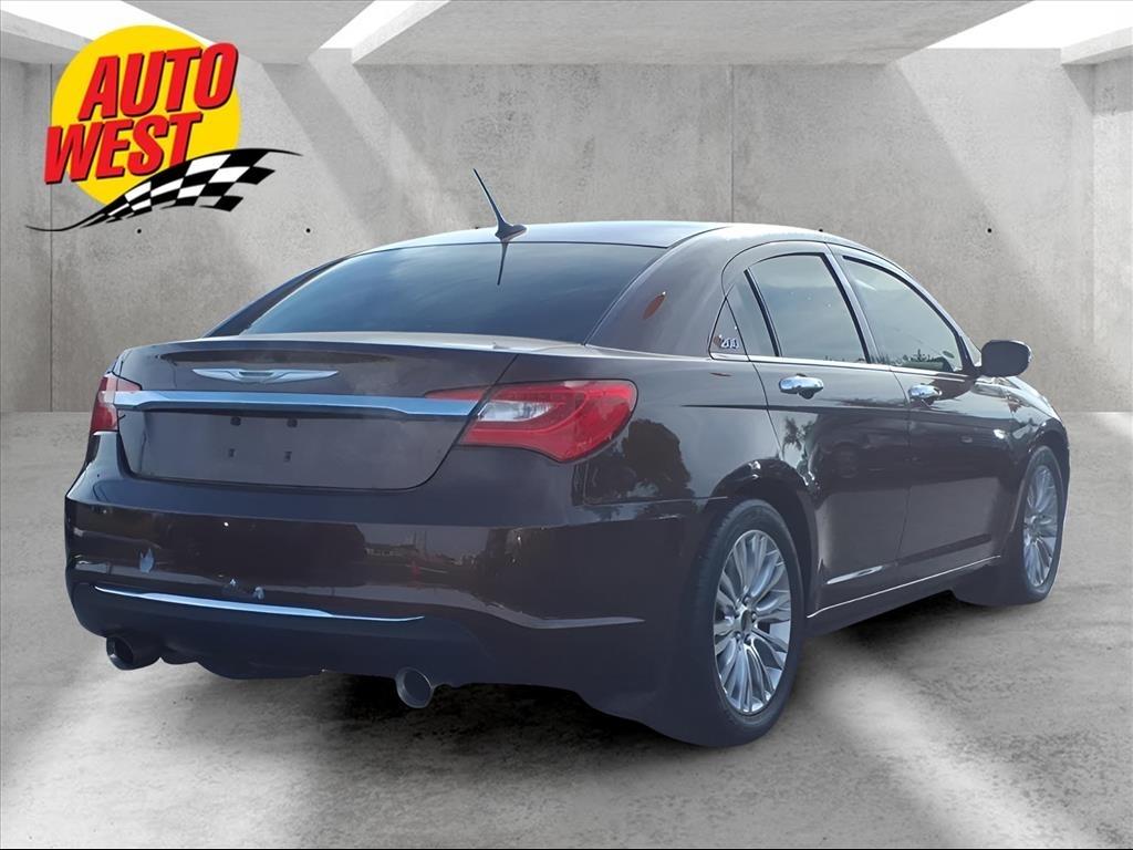 2013 Chrysler 200 Limited - Photo 6