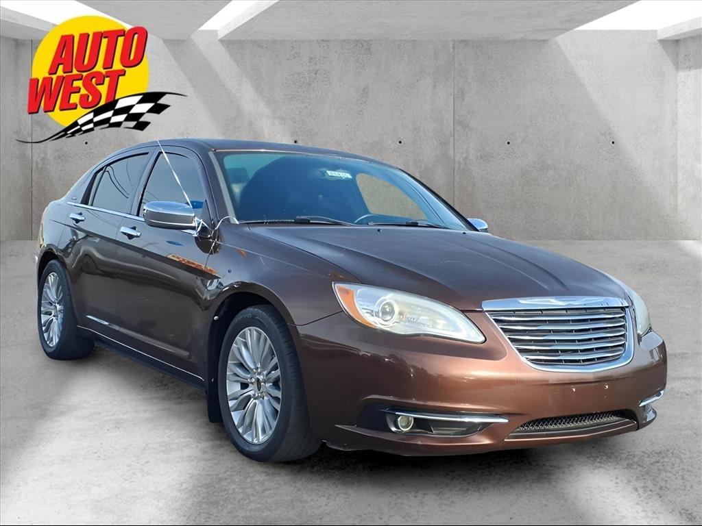 2013 Chrysler 200 Limited - Photo 7