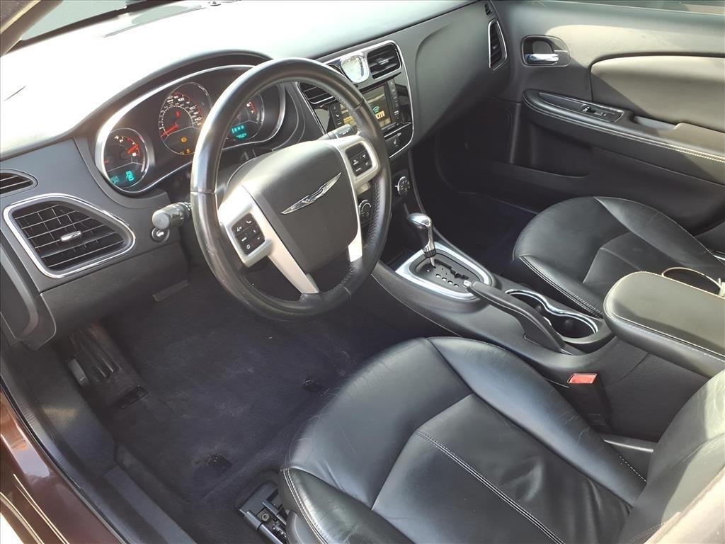 2013 Chrysler 200 Limited - Photo 13