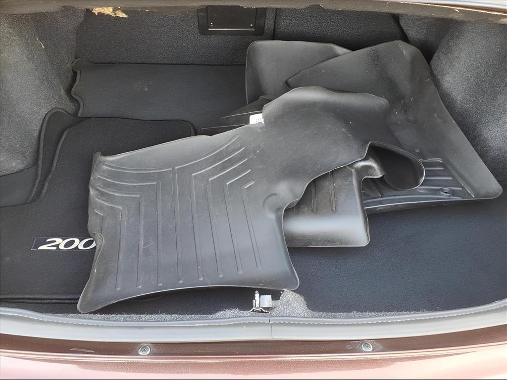 2013 Chrysler 200 Limited - Photo 18