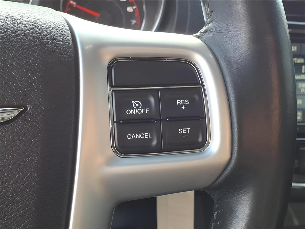 2013 Chrysler 200 Limited - Photo 22
