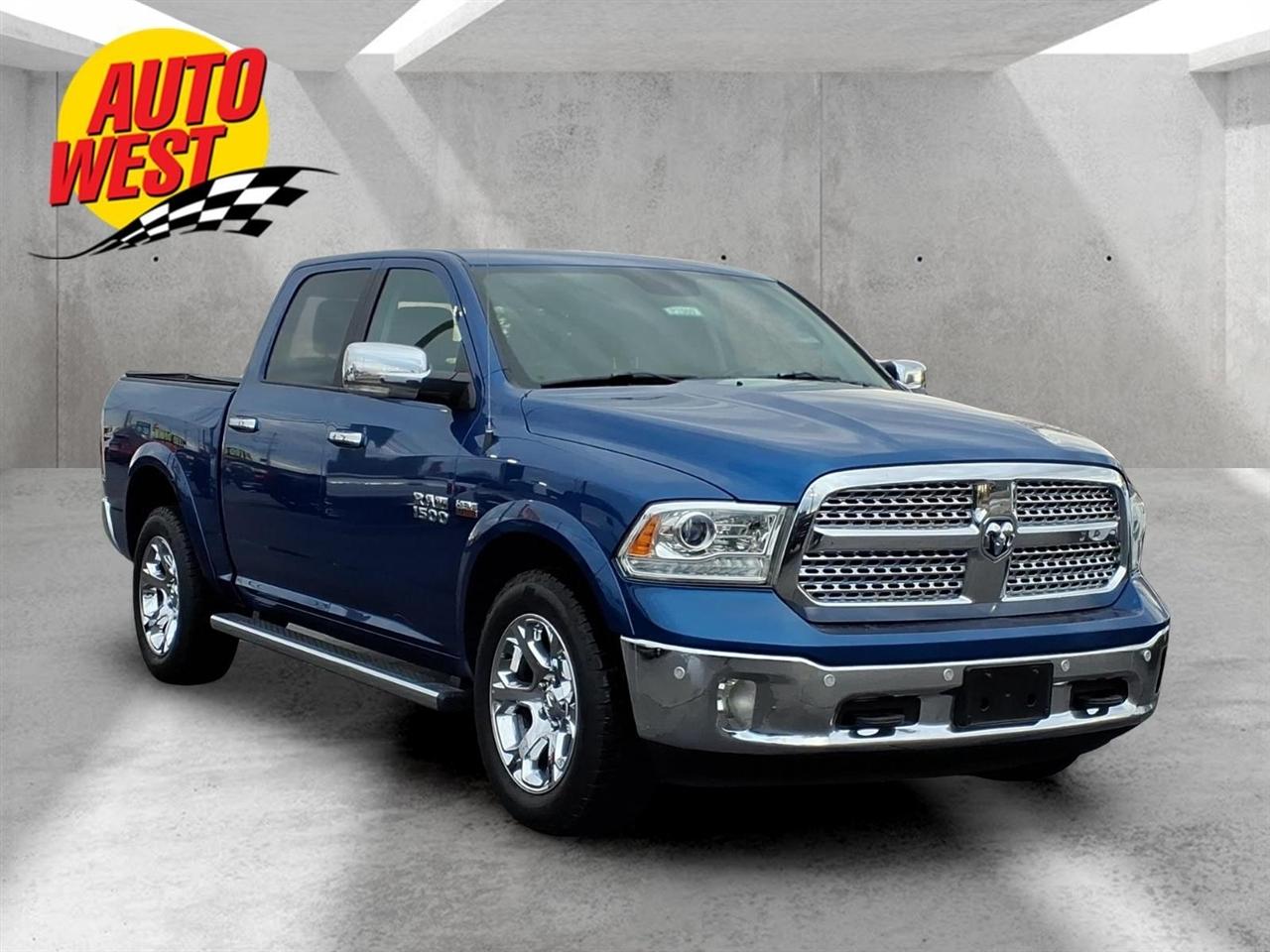 2017 RAM 1500 4WD Crew Cab 140.5" Laramie