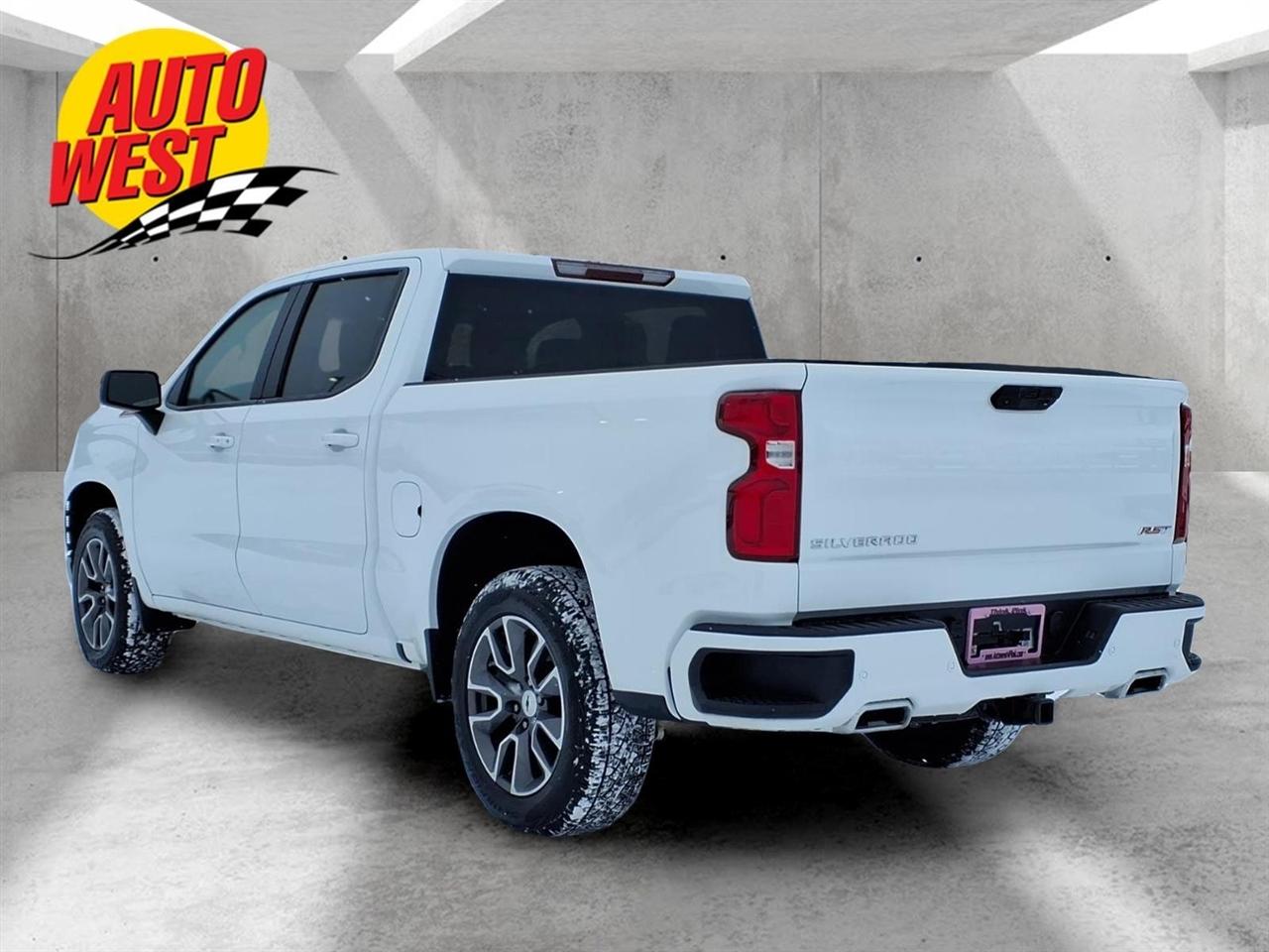 Chevrolet Silverado 1500 LTD 4WD Crew Cab 147" RST 2022