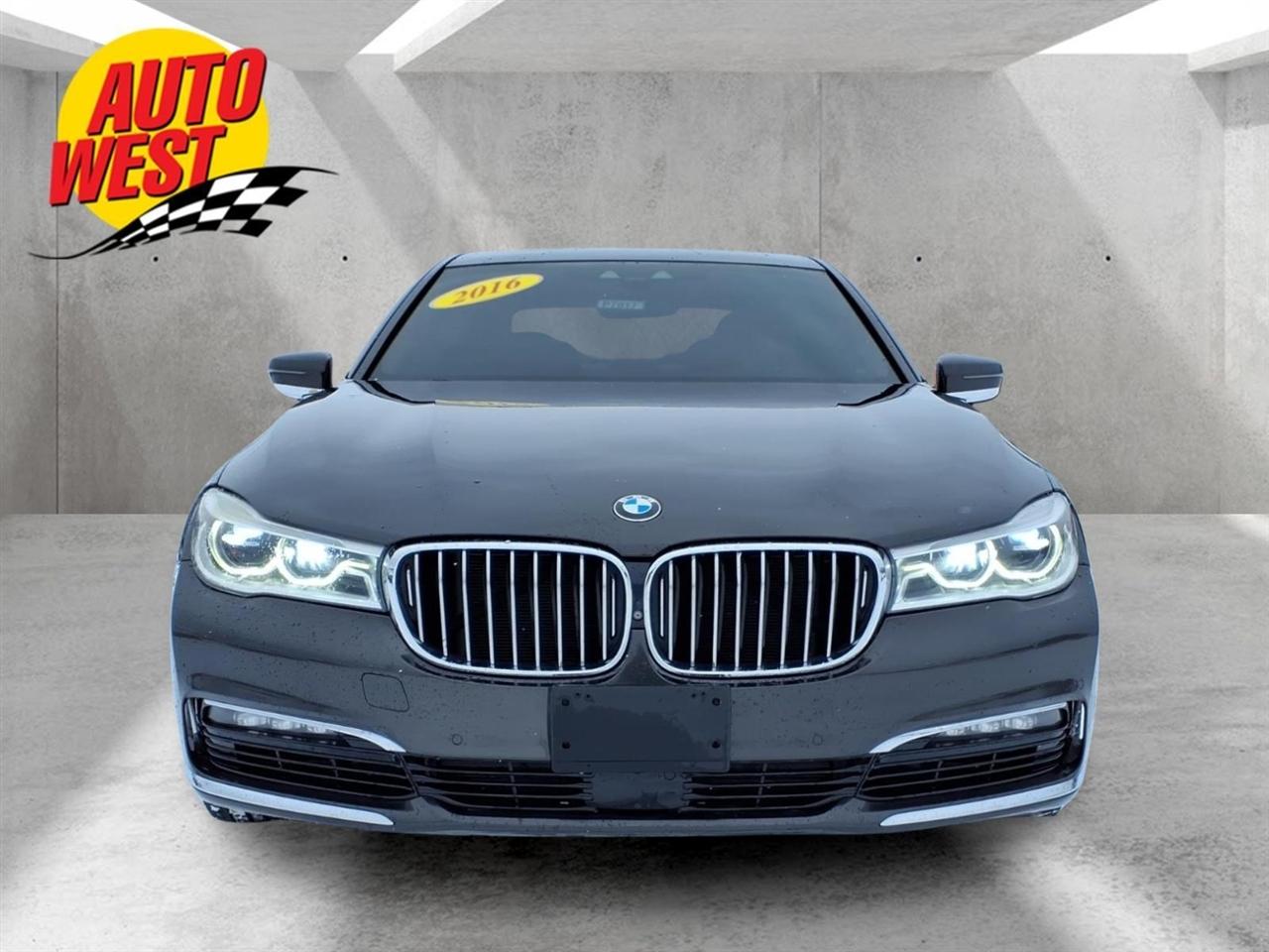 BMW 7 Series 4dr Sdn 750i xDrive AWD 2016