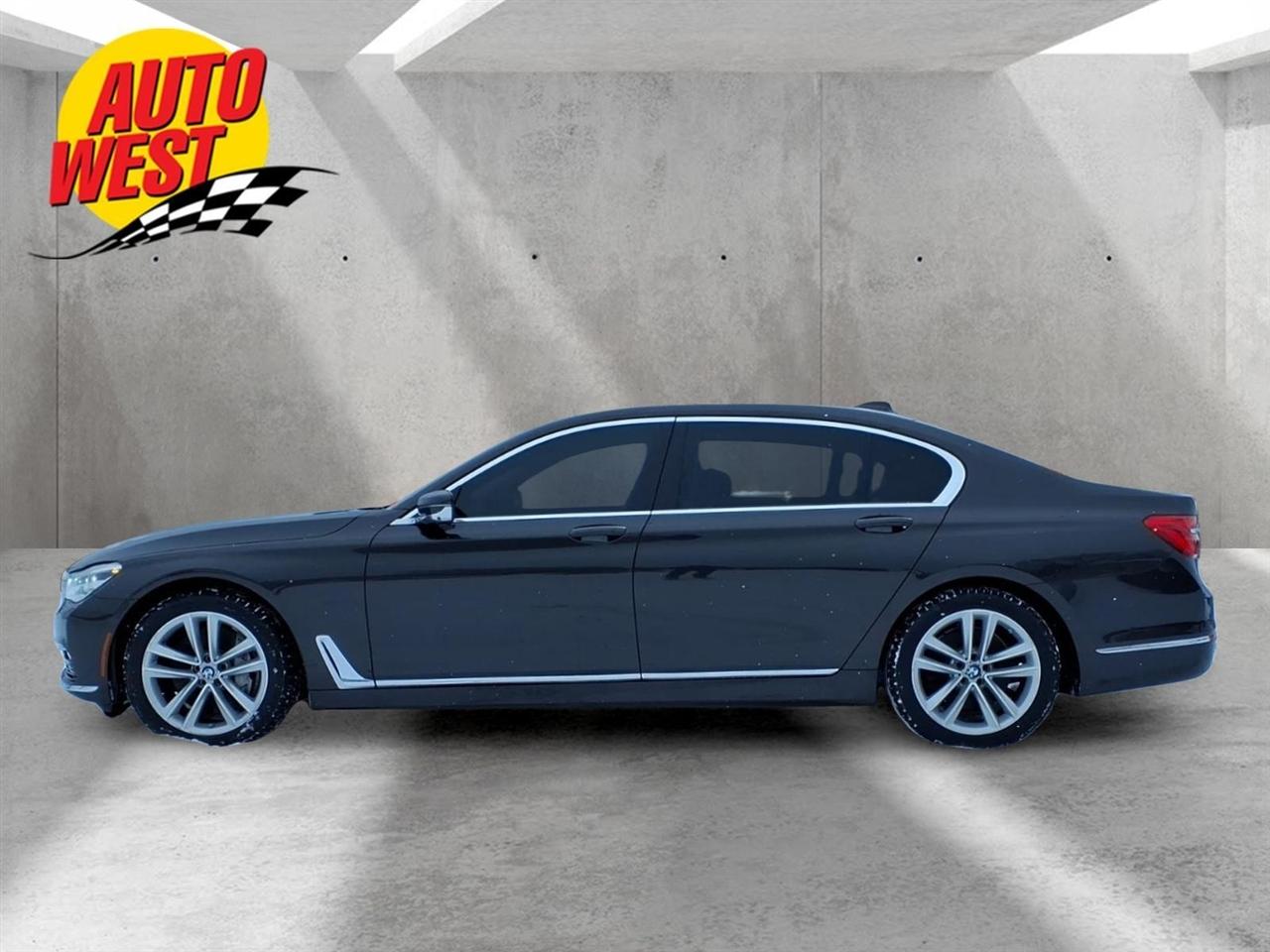 BMW 7 Series 4dr Sdn 750i xDrive AWD 2016