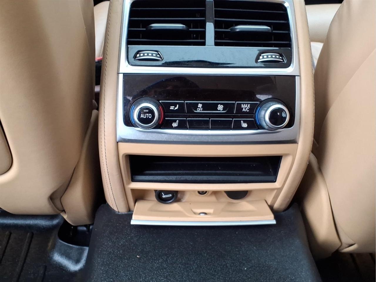 BMW 7 Series 4dr Sdn 750i xDrive AWD 2016