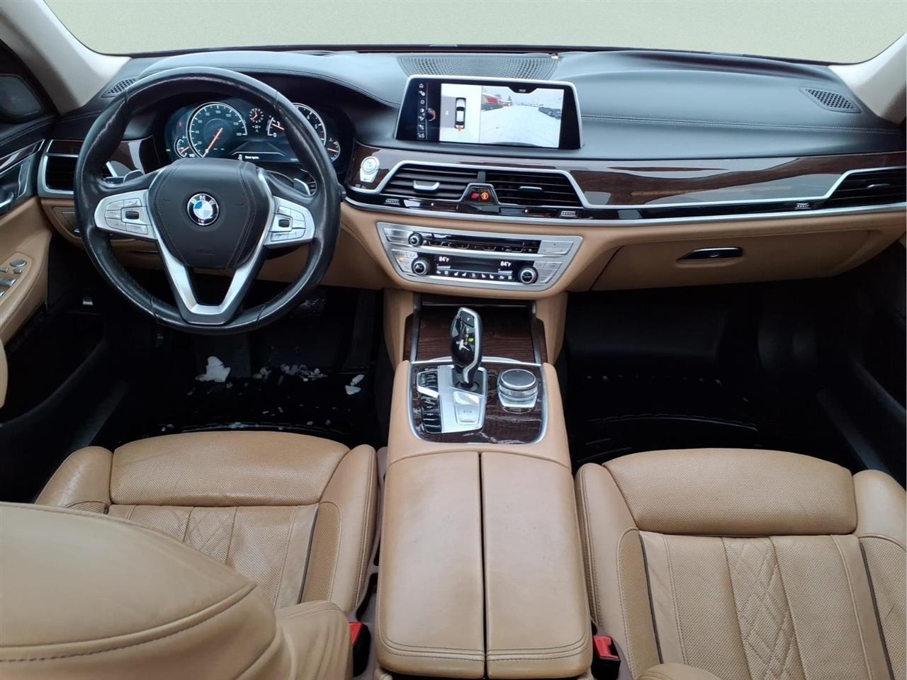 BMW 7 Series 4dr Sdn 750i xDrive AWD 2016