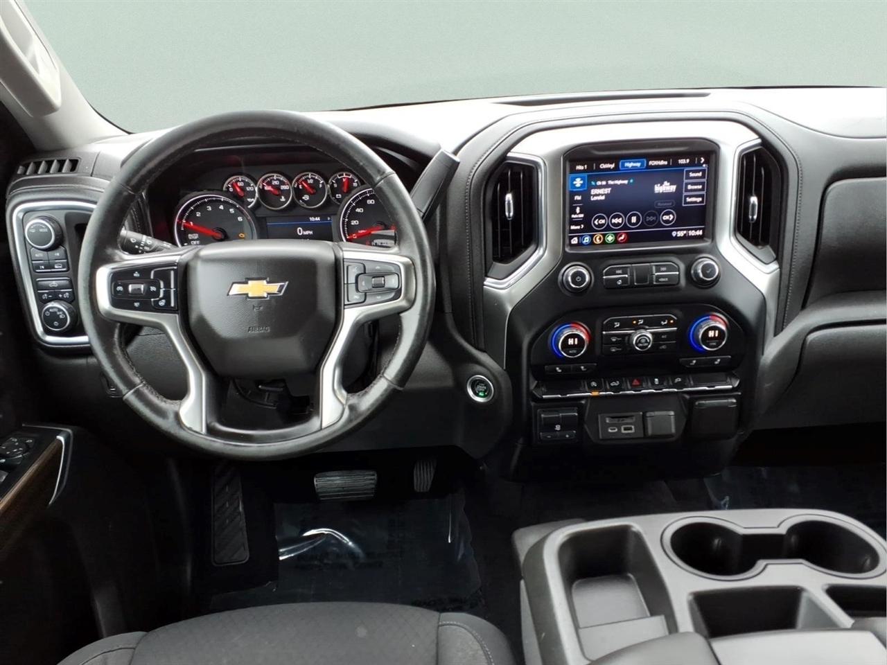 Chevrolet Silverado 1500 4WD Crew Cab 147" LT 2020