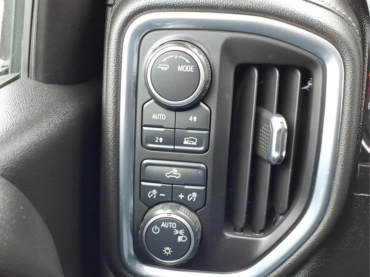 Chevrolet Silverado 1500 4WD Crew Cab 147" LT 2020