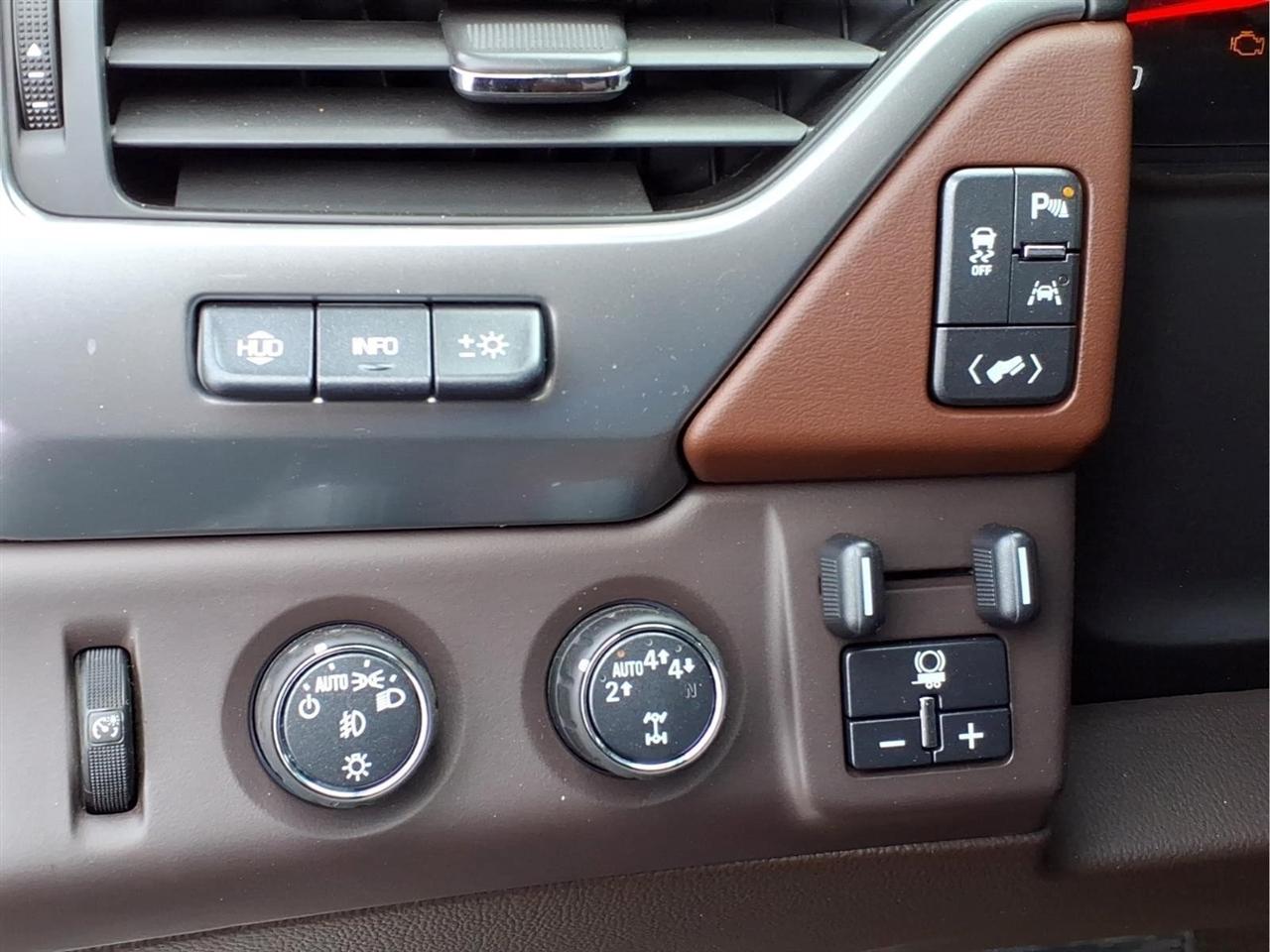 Chevrolet Tahoe 4WD 4dr Premier 2017