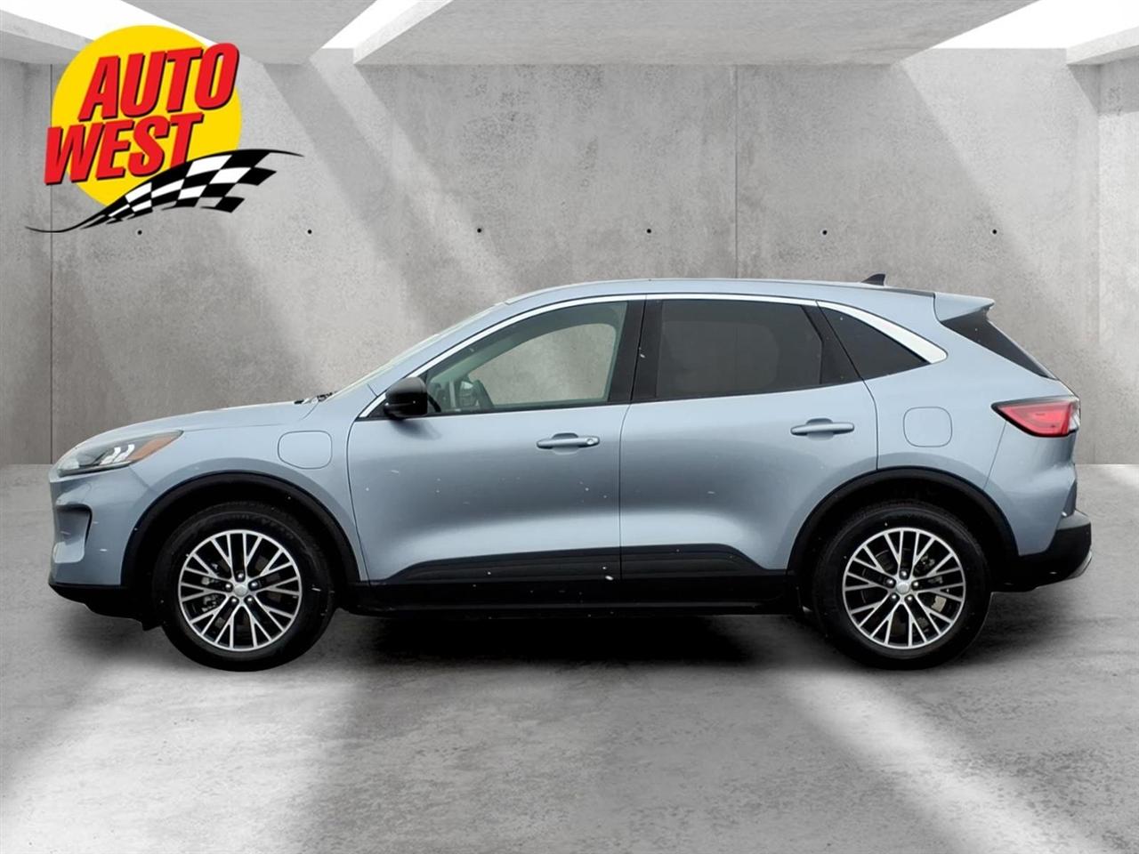 View vehicle photo 3