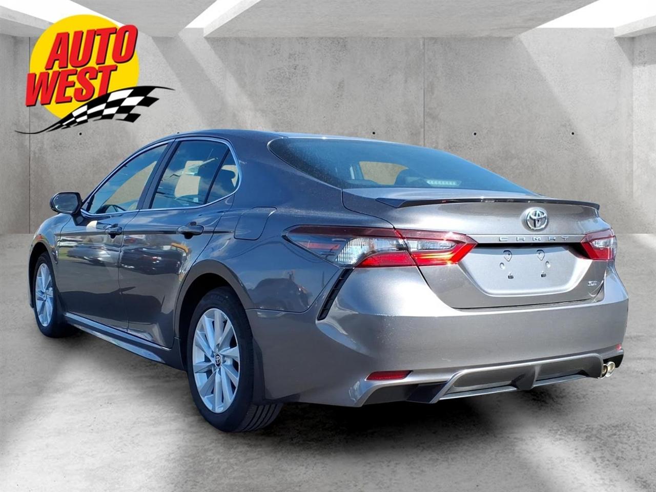 Toyota Camry SE Auto (Natl) 2024