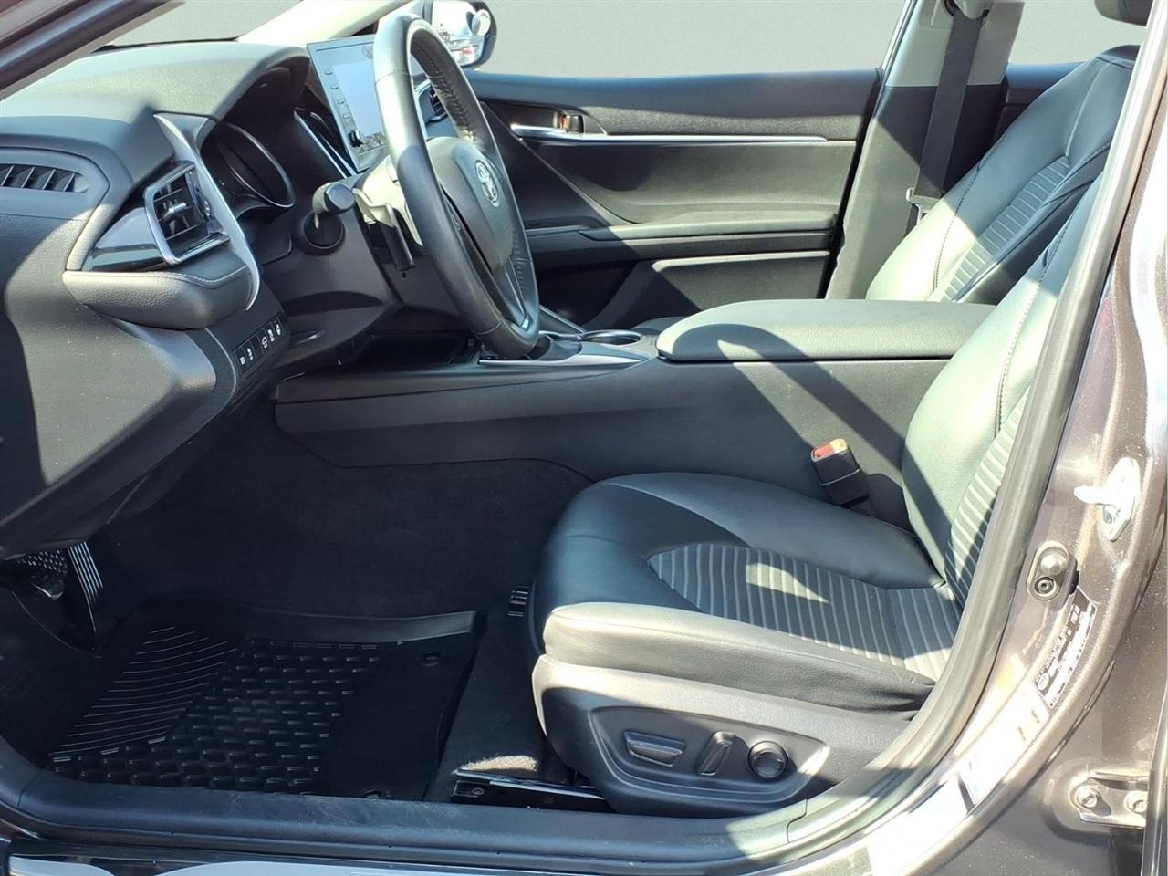 Toyota Camry SE Auto (Natl) 2024