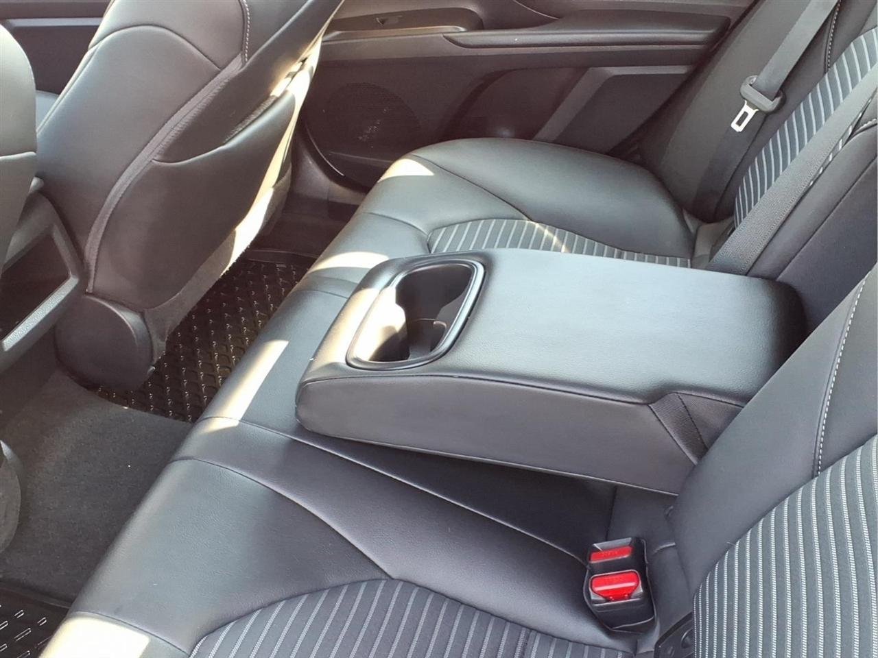 Toyota Camry SE Auto (Natl) 2024