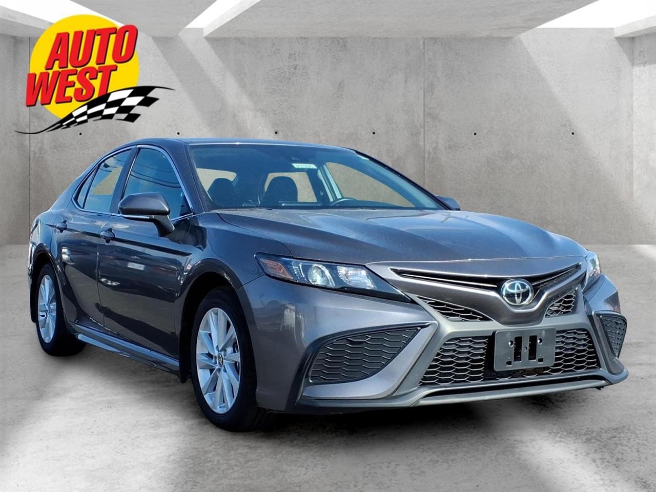 Toyota Camry SE 6-Spd AT 2024