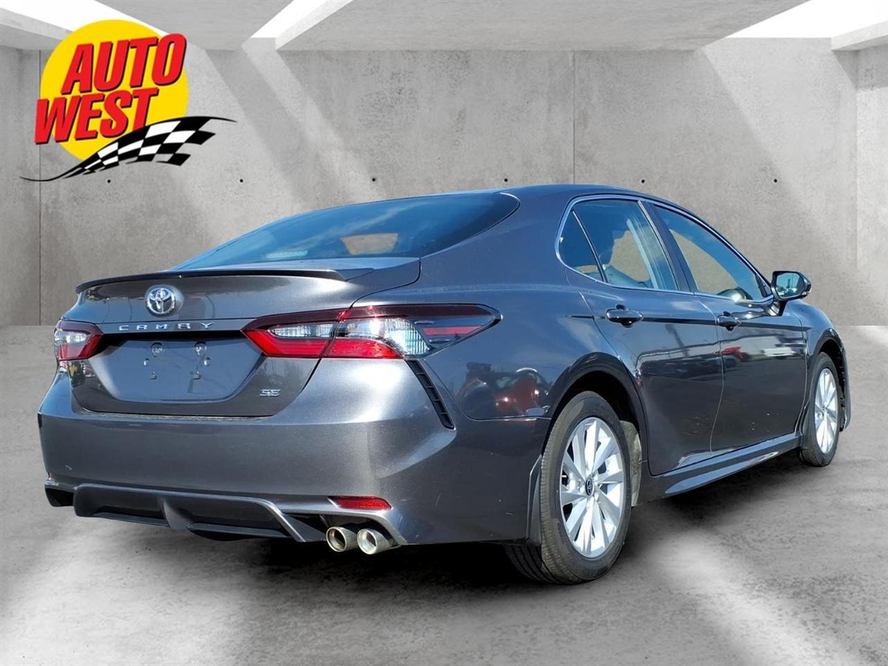 Toyota Camry SE 6-Spd AT 2024
