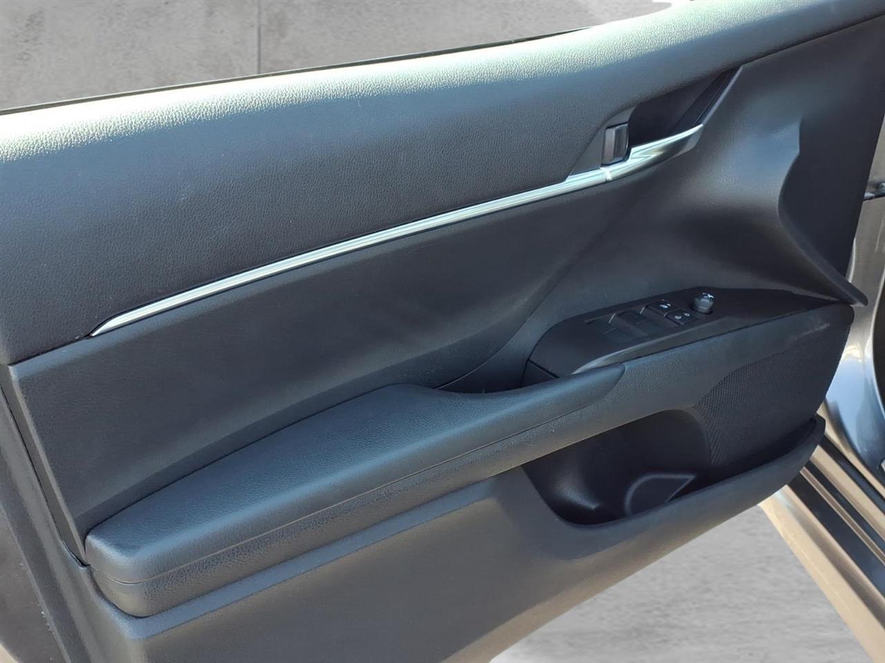 Toyota Camry SE 6-Spd AT 2024
