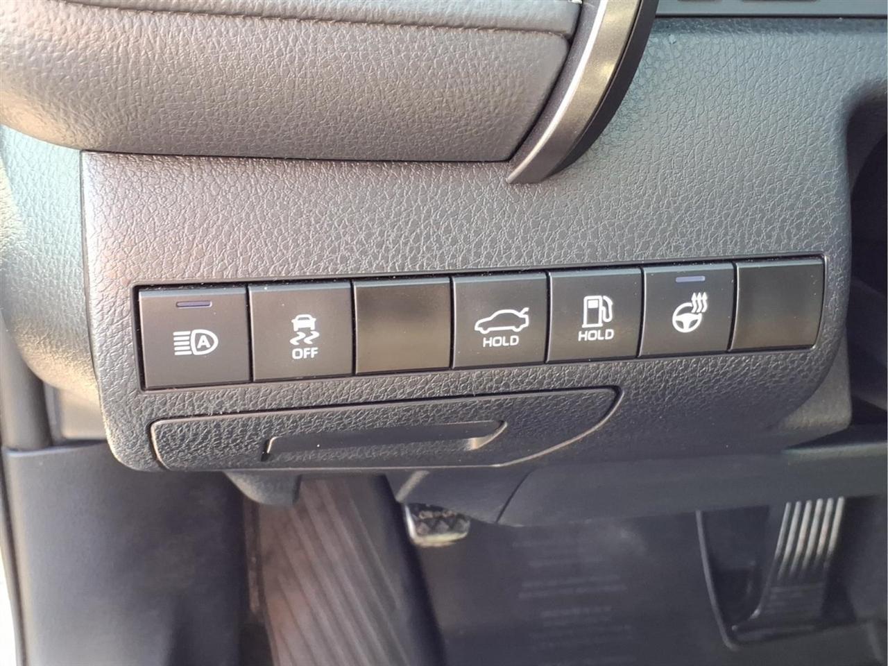 Toyota Camry SE 6-Spd AT 2024