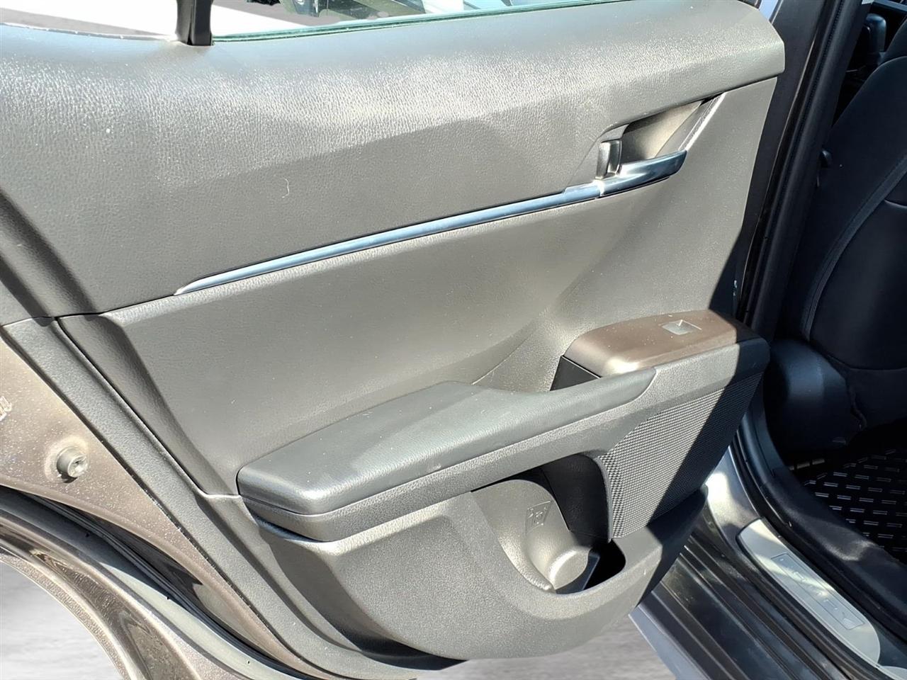 Toyota Camry SE 6-Spd AT 2024