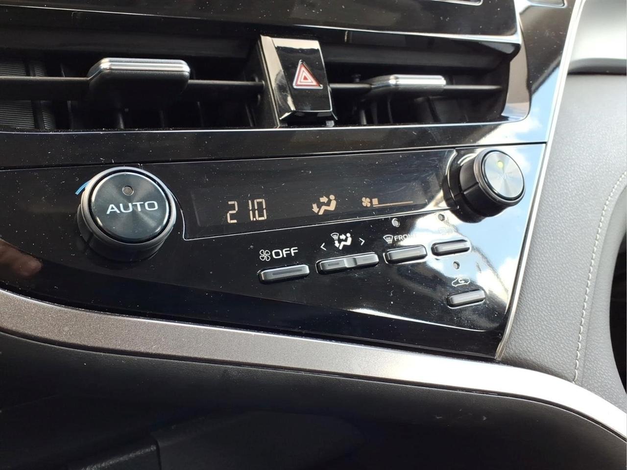 Toyota Camry SE 4D Sedan 2024
