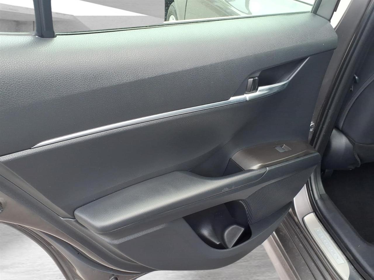 Toyota Camry SE Auto (Natl) 2024