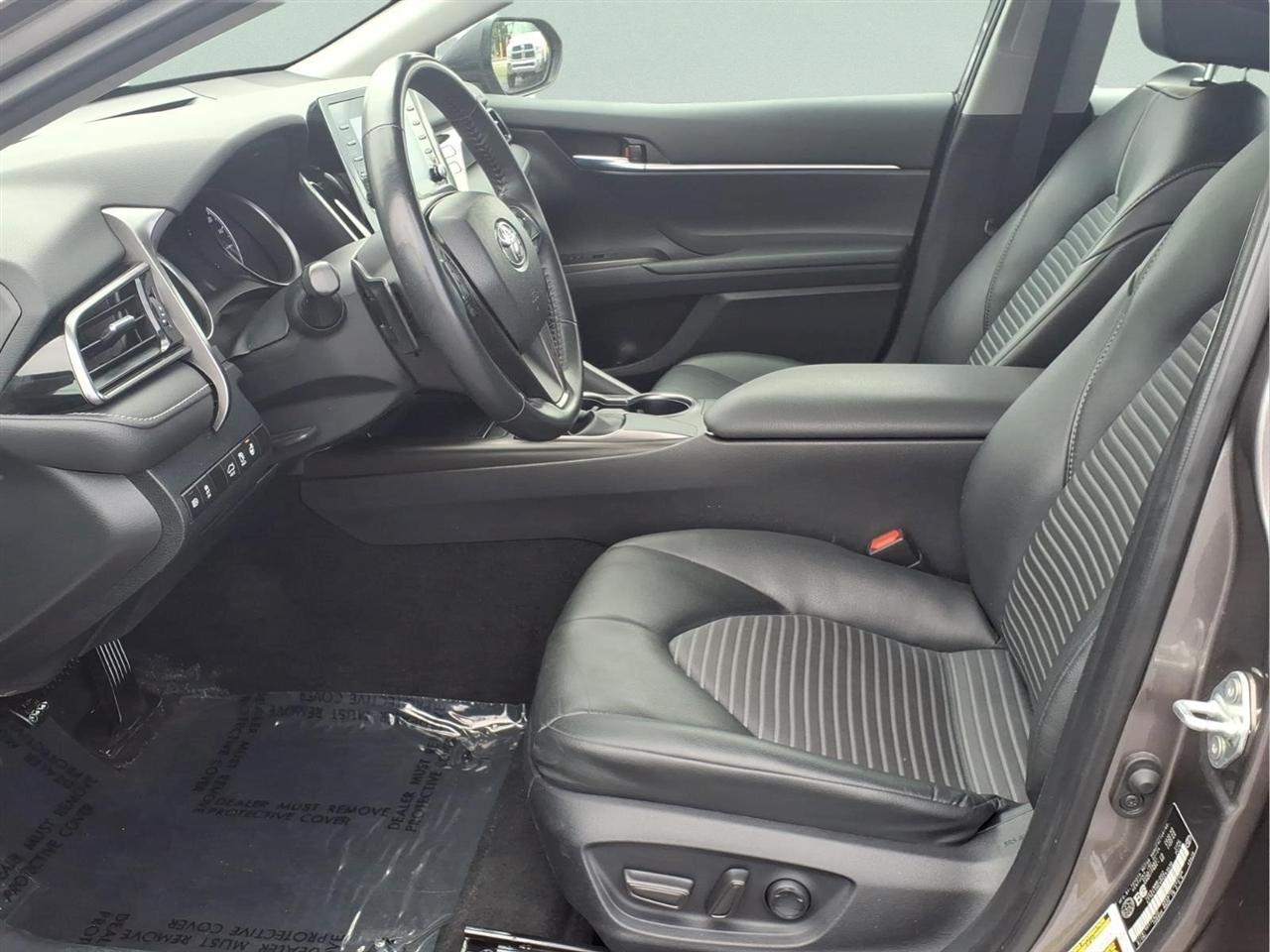 Toyota Camry SE Auto (Natl) 2024