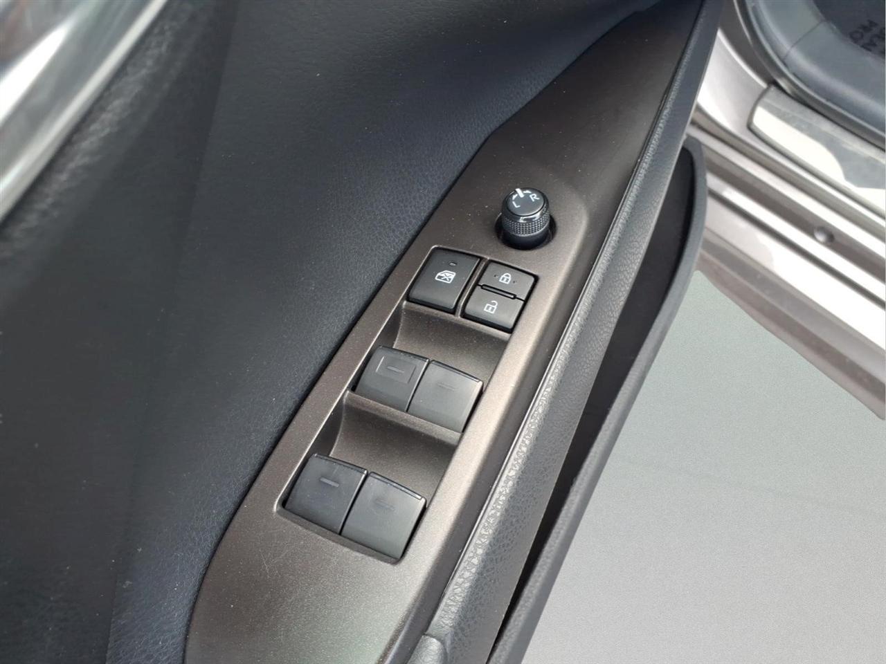 Toyota Camry SE Auto (Natl) 2024