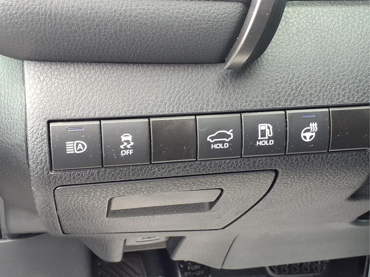 Toyota Camry SE Auto (Natl) 2024