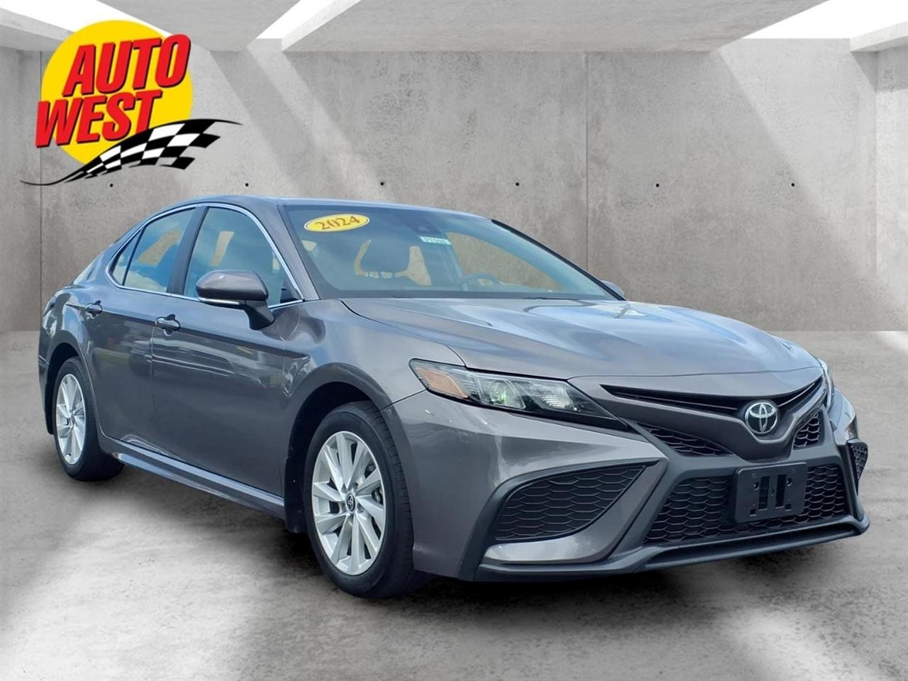 Toyota Camry SE Auto (Natl) 2024