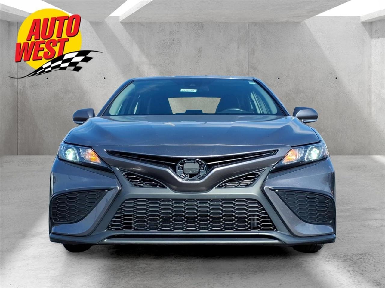 Toyota Camry SE Auto (Natl) 2024