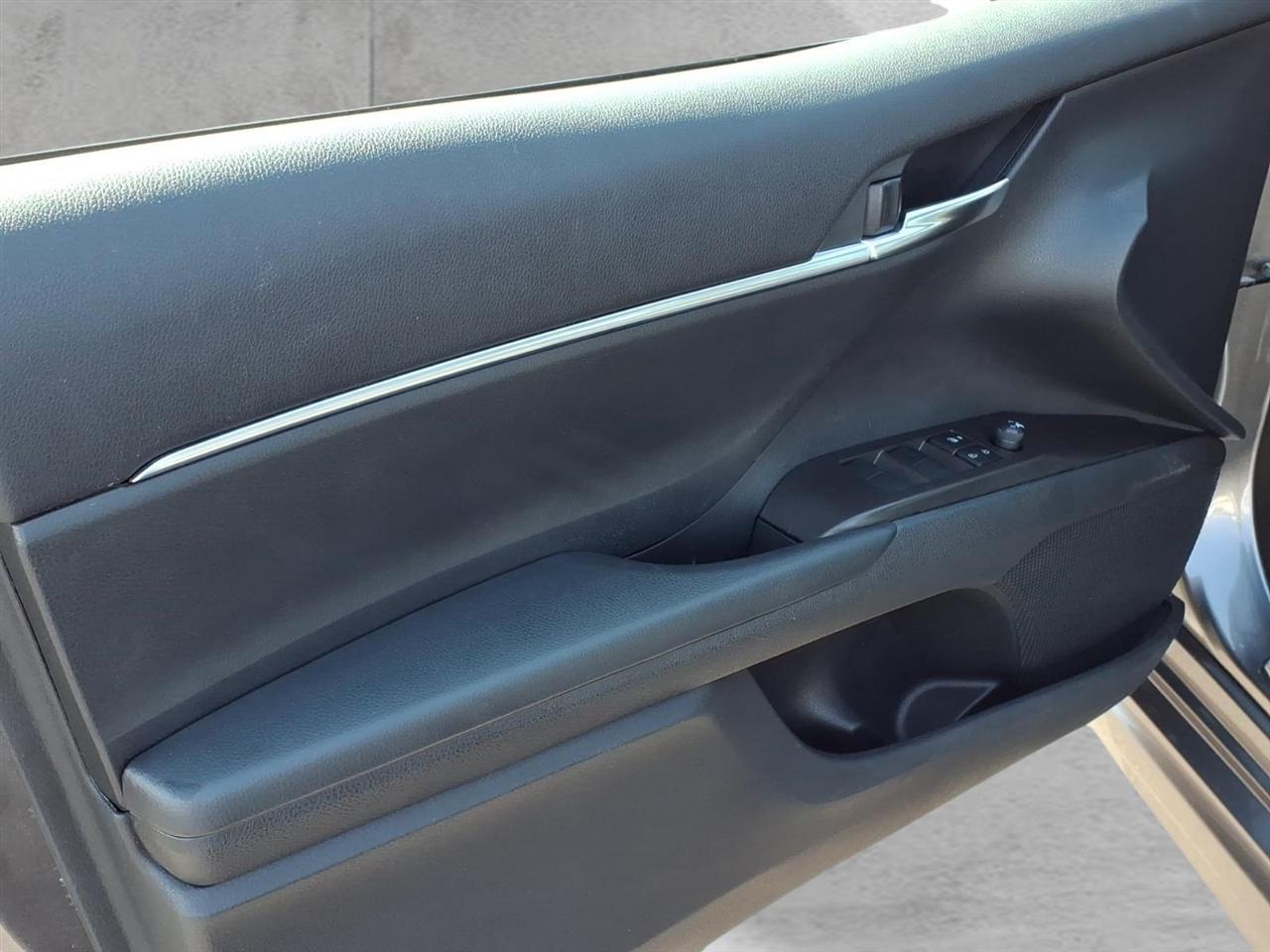 Toyota Camry SE Auto (Natl) 2024