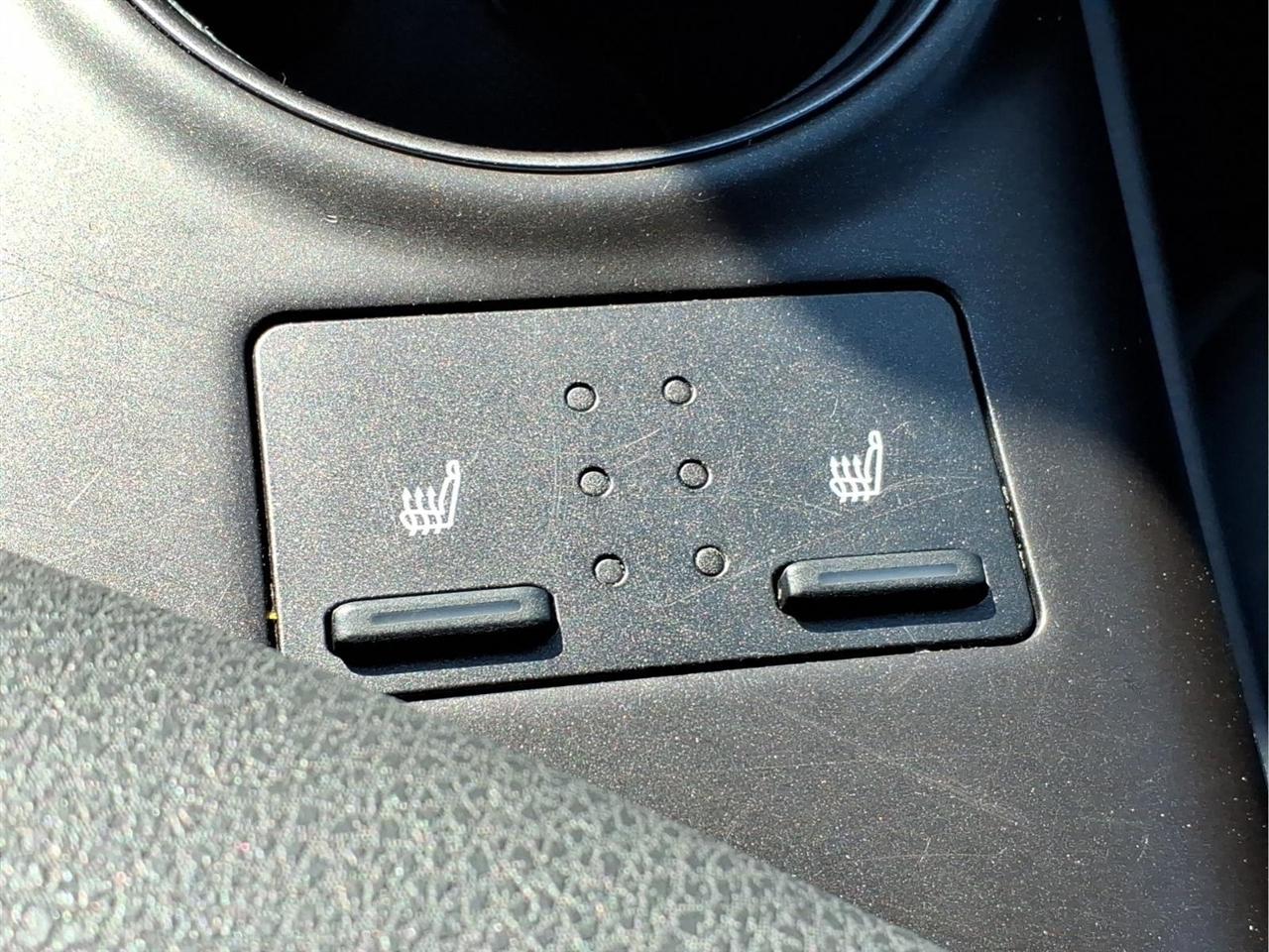 Toyota Camry SE Auto (Natl) 2024