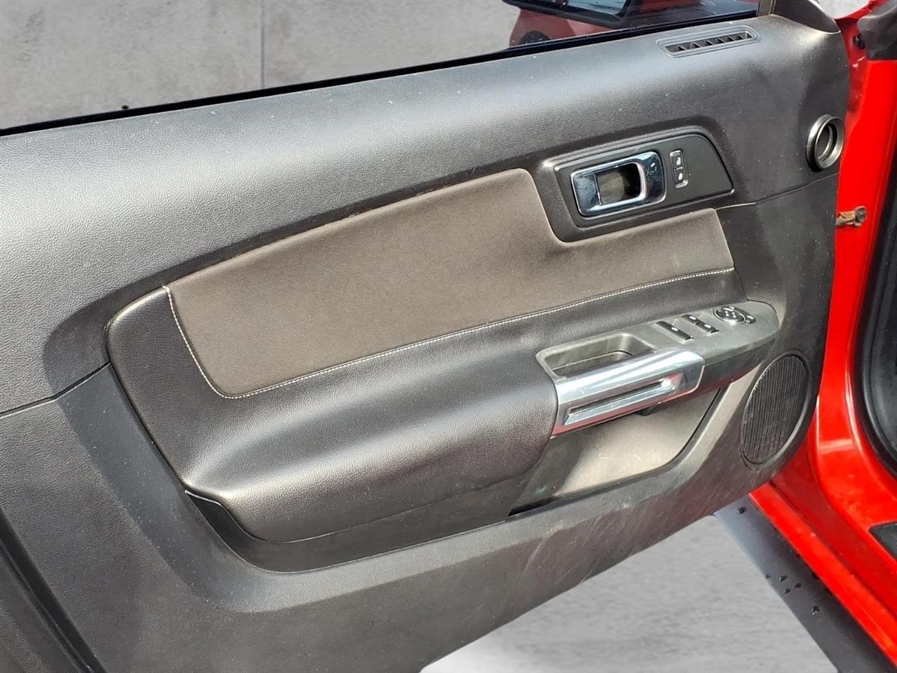 Ford Mustang V6 Convertible 2017