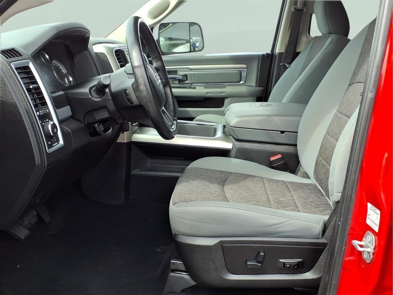 RAM 1500 Classic Warlock 4x4 Crew Cab 5'7" Box 2019