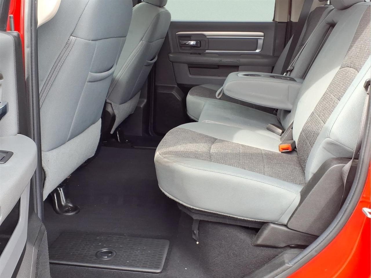 RAM 1500 Classic Warlock 4x4 Crew Cab 5'7" Box 2019