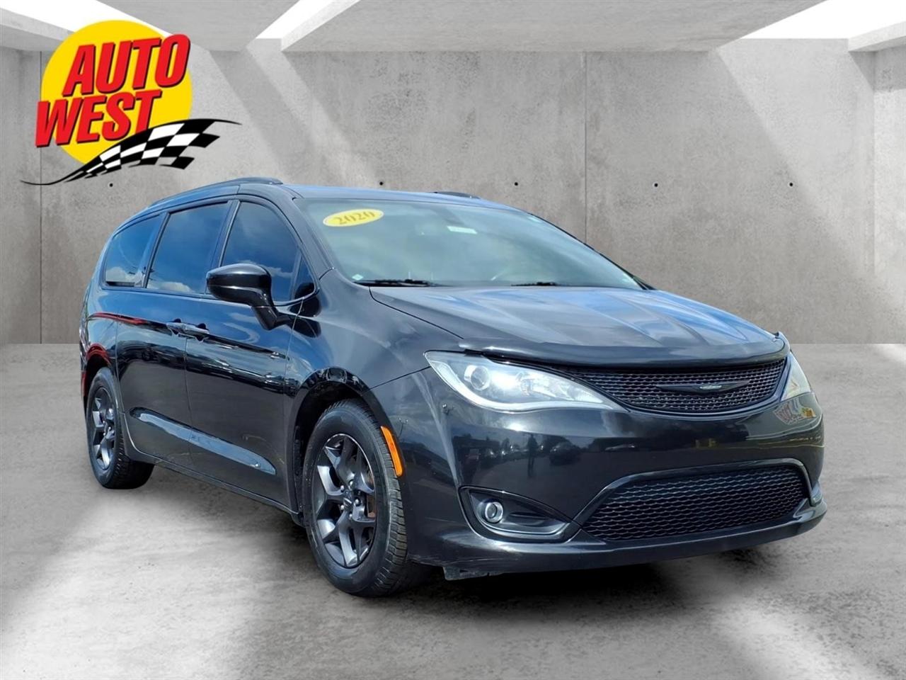 Chrysler Pacifica Touring L Plus FWD 2020