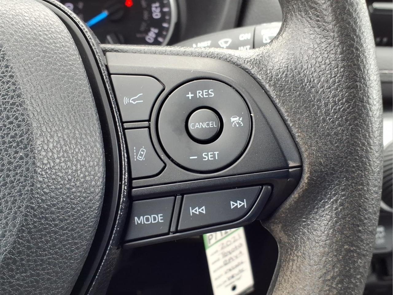 Toyota RAV4 Hybrid LE AWD (Natl) 2021