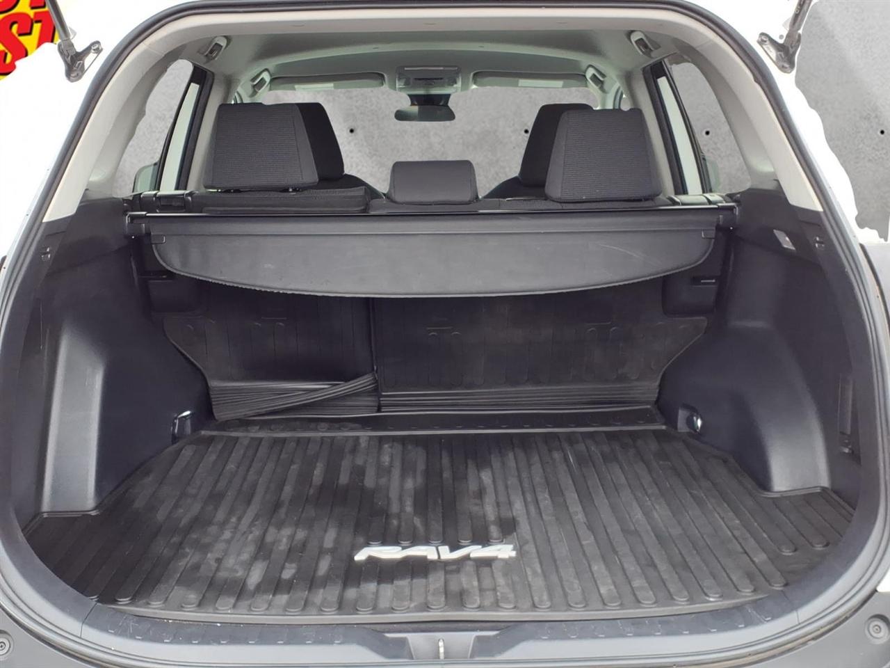 Toyota RAV4 Hybrid LE AWD (Natl) *Ltd Avail* 2021