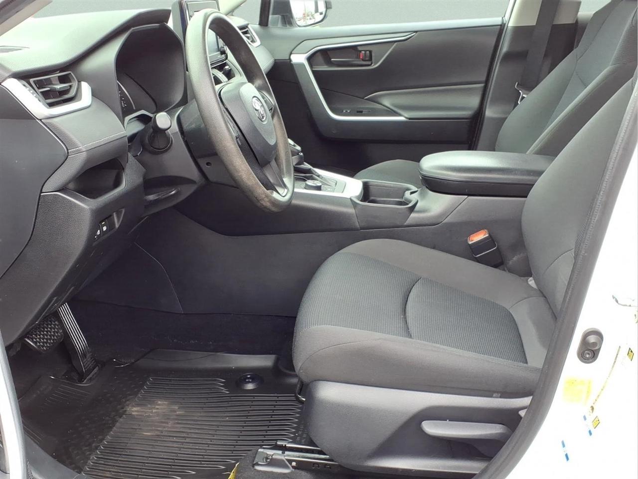 Toyota RAV4 Hybrid LE AWD (Natl) *Ltd Avail* 2021