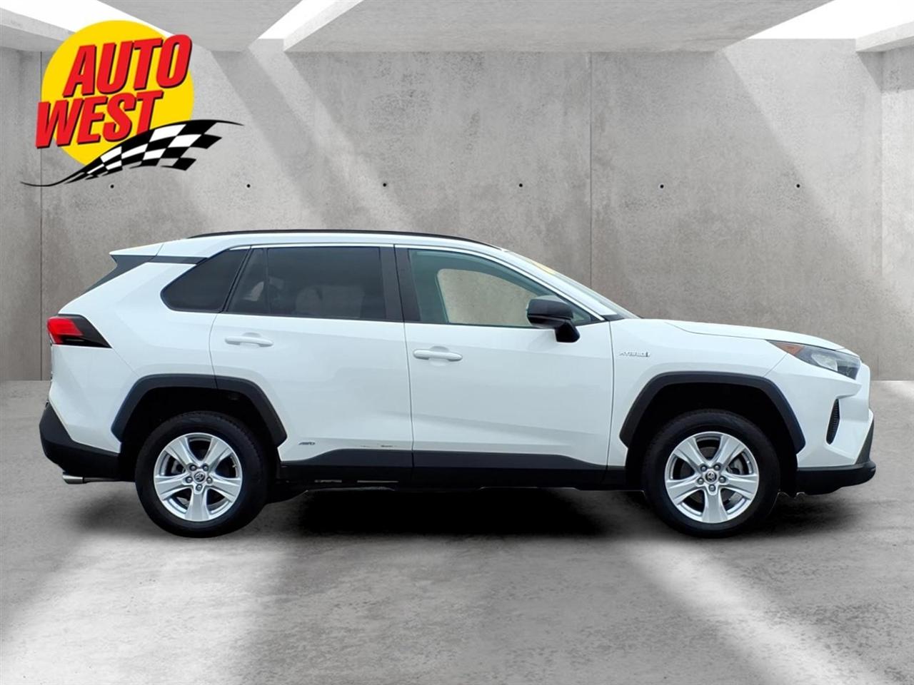 Toyota RAV4 Hybrid LE AWD (Natl) *Ltd Avail* 2021