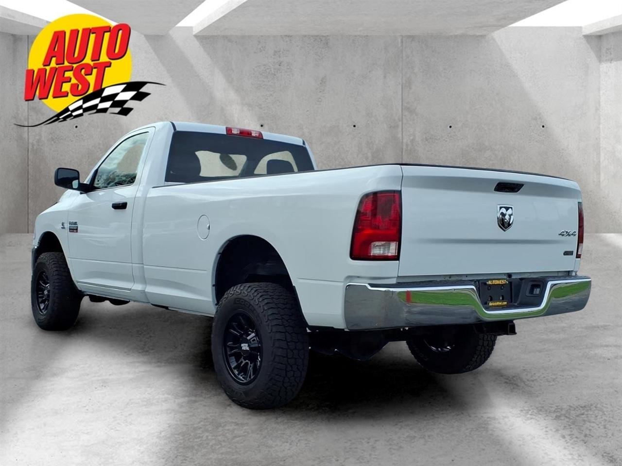 Dodge 2500 4WD Reg Cab 140.5" ST 2012