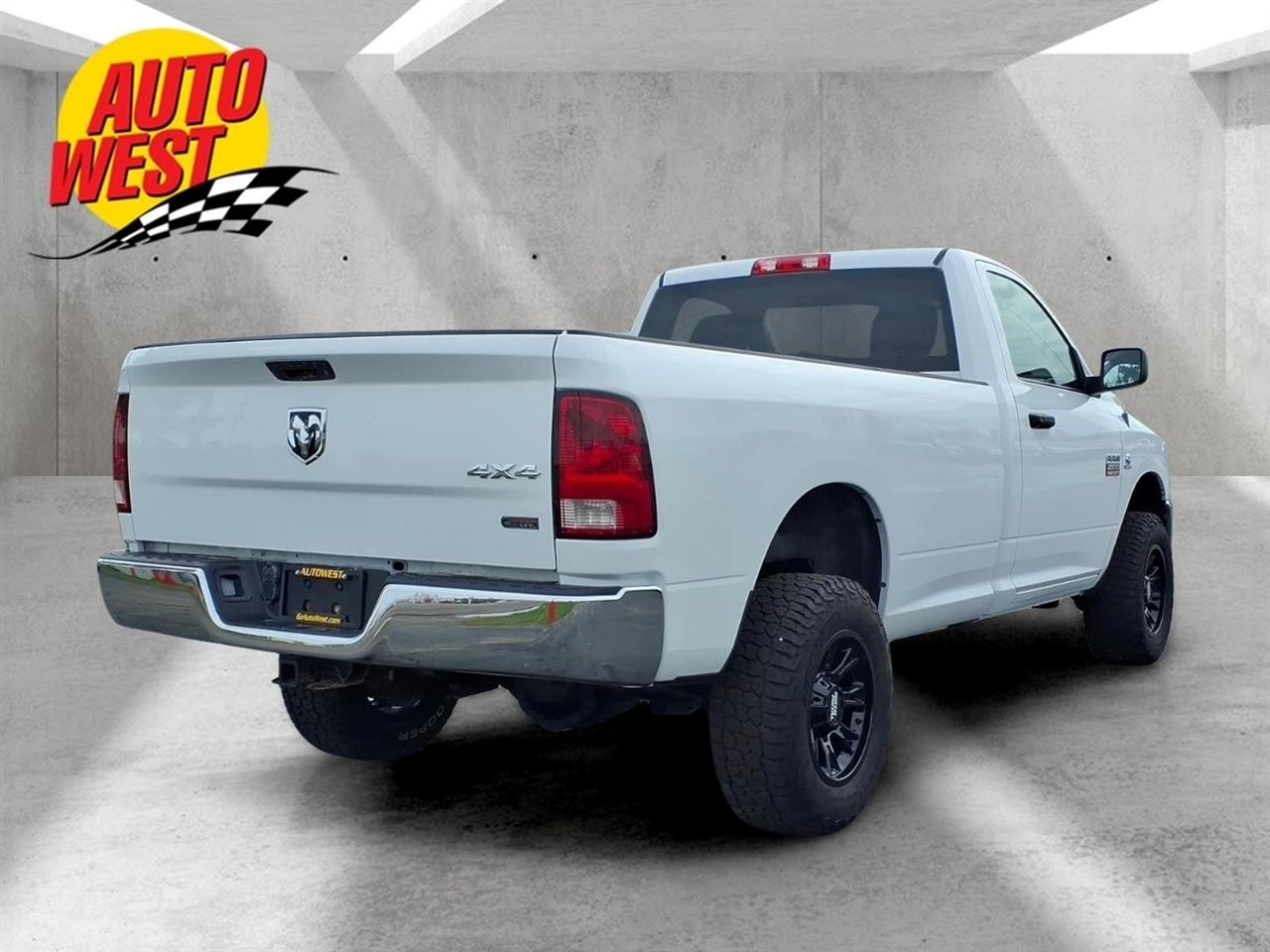 Dodge 2500 4WD Reg Cab 140.5" ST 2012