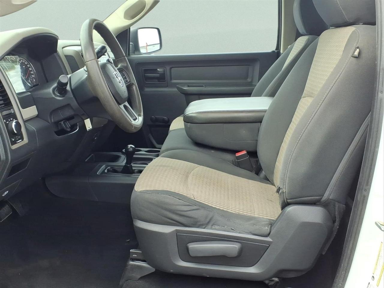 Dodge 2500 4WD Reg Cab 140.5" ST 2012
