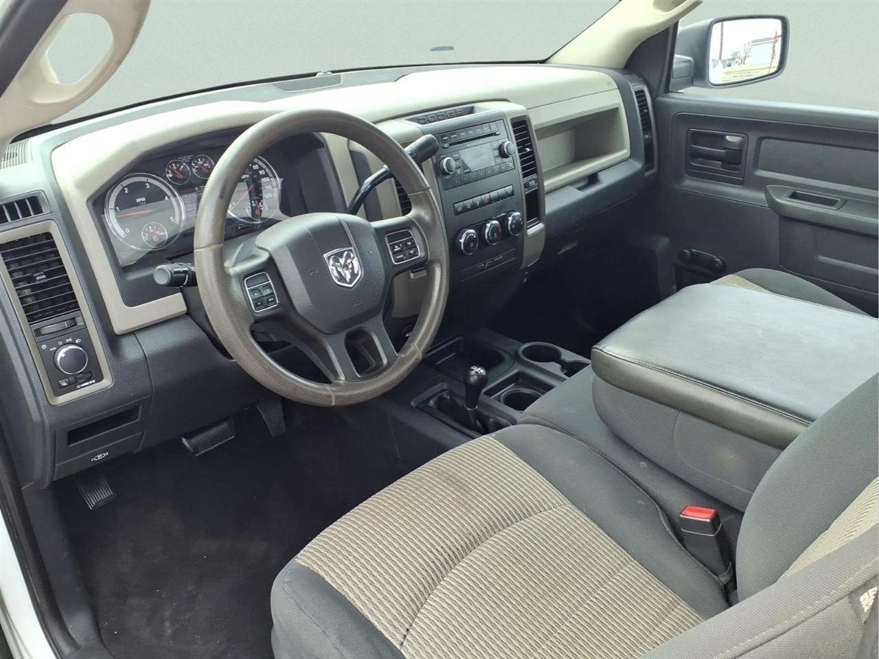 Dodge 2500 4WD Reg Cab 140.5" ST 2012
