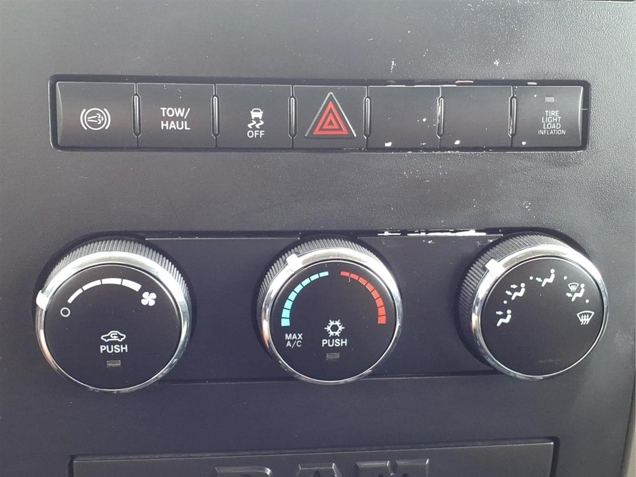 Dodge 2500 4WD Reg Cab 140.5" ST 2012
