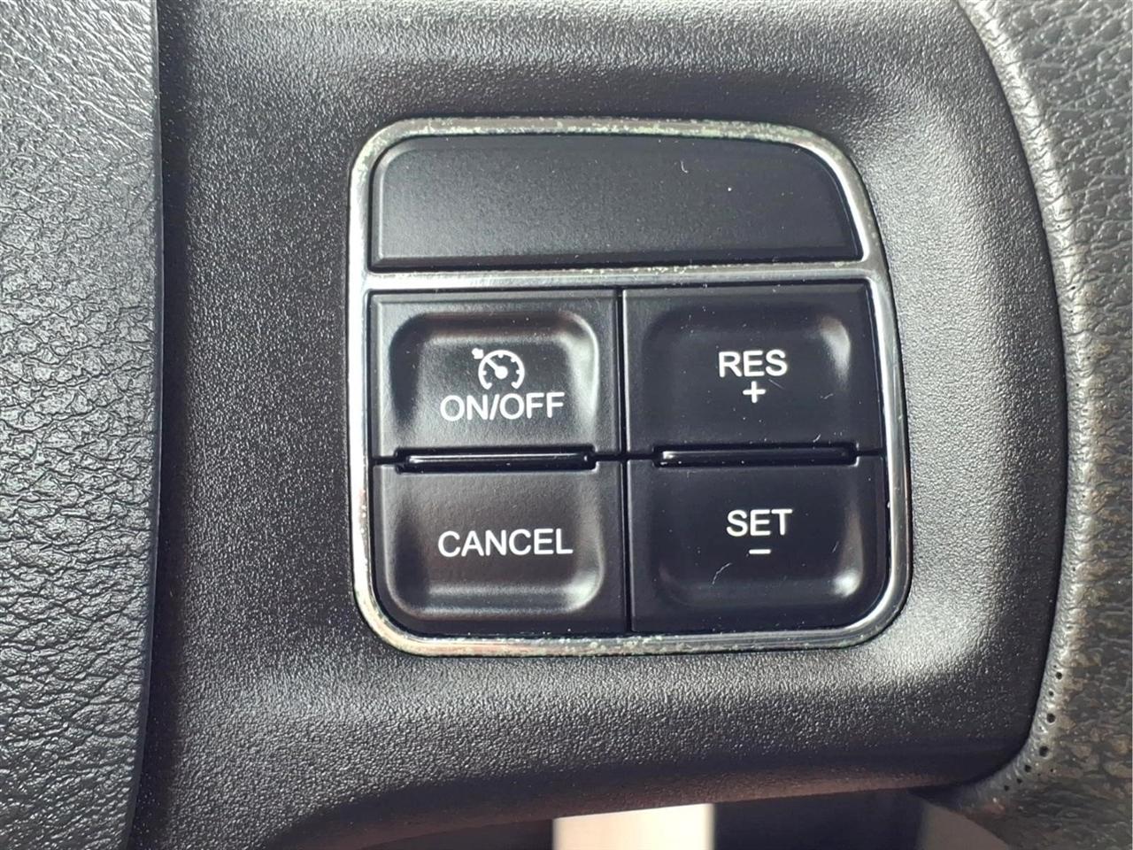 Dodge 2500 4WD Reg Cab 140.5" ST 2012