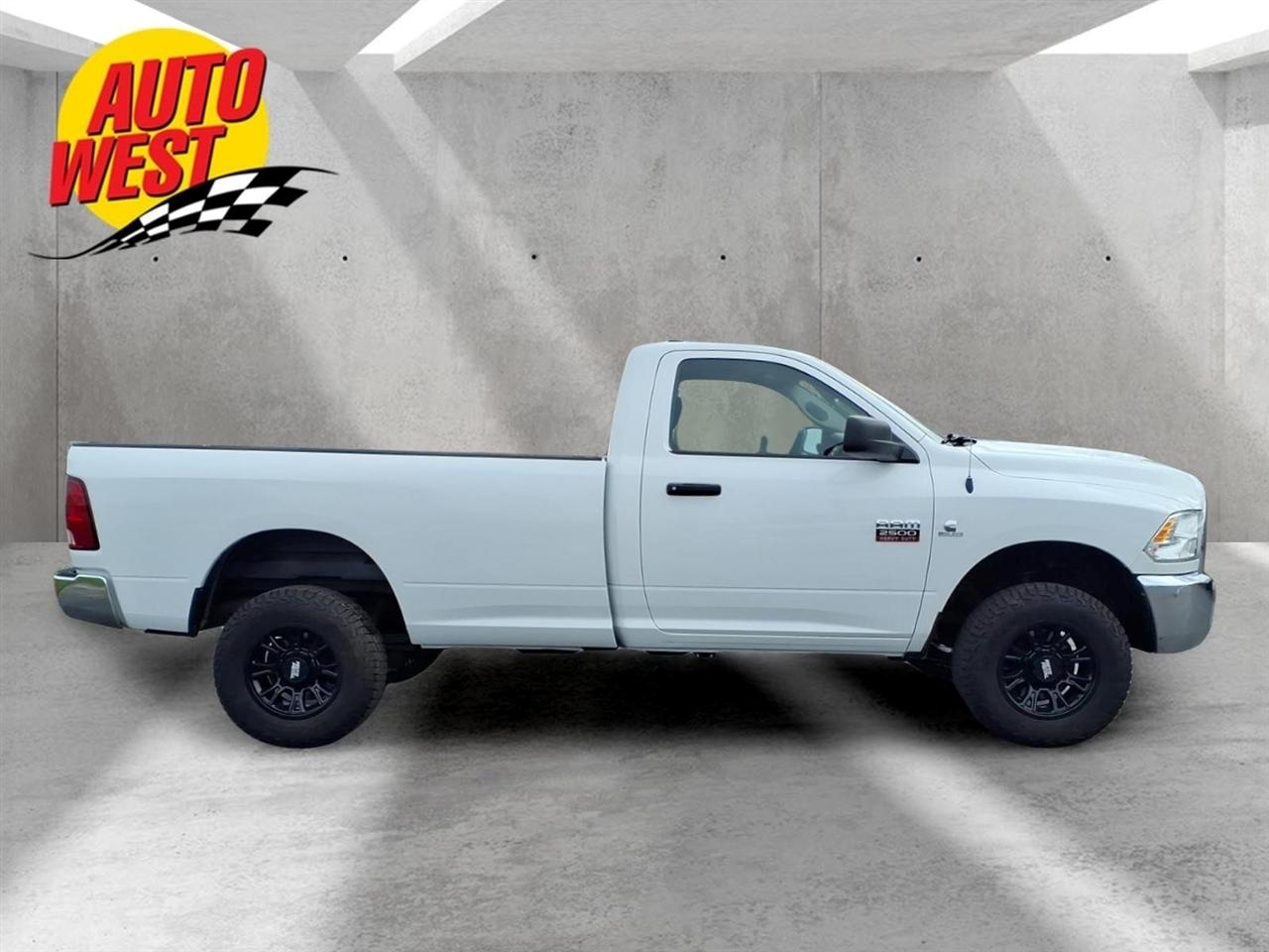 Dodge 2500 4WD Reg Cab 140.5" ST 2012