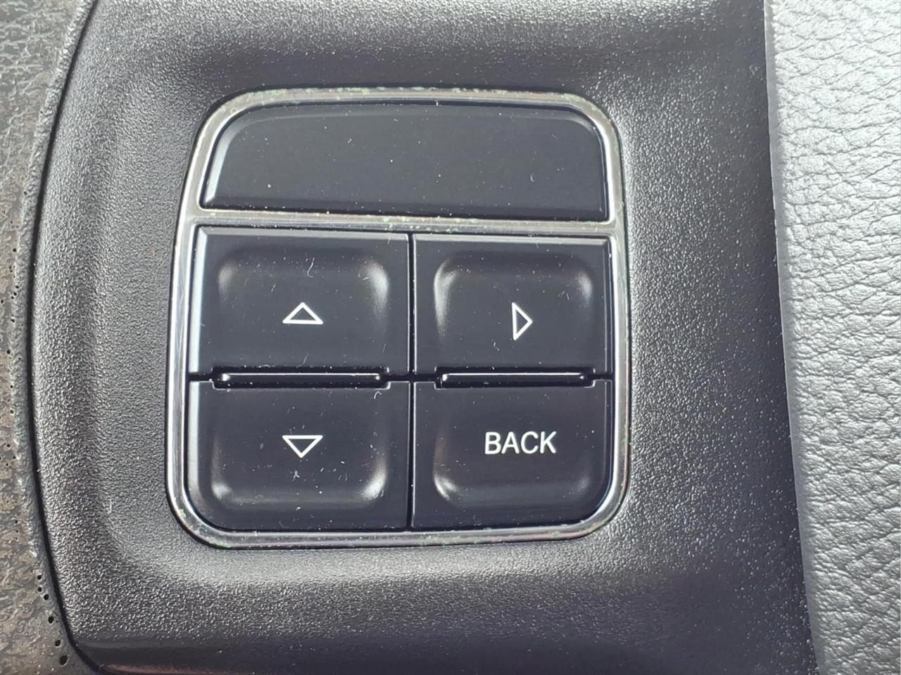 Dodge 2500 4WD Reg Cab 140.5" ST 2012