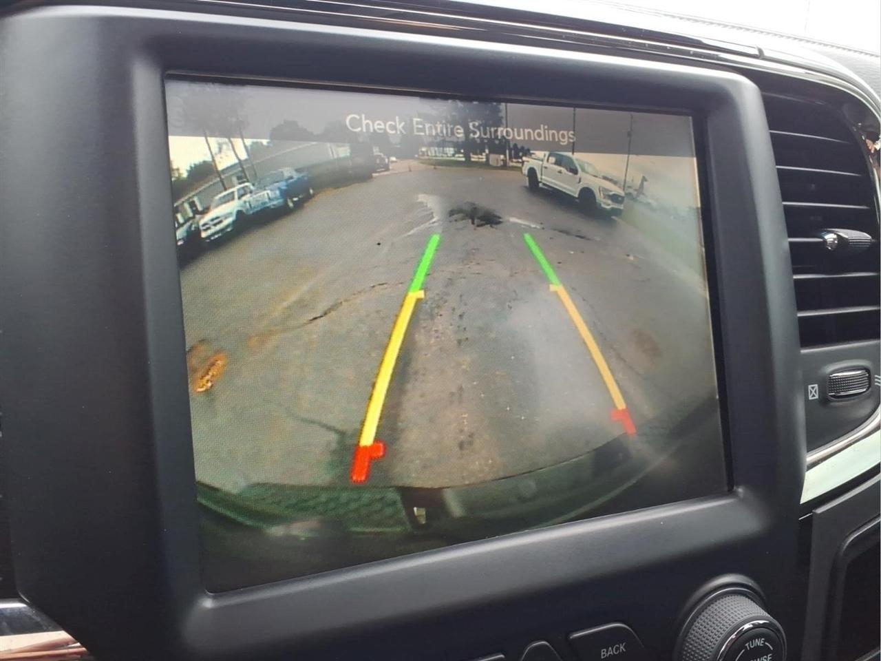 RAM 1500 4WD Crew Cab 140.5" Night 2017